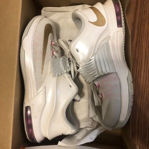 KD AUNT PEARL (DS)